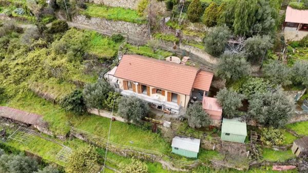 casa indipendente in vendita a Vallebona