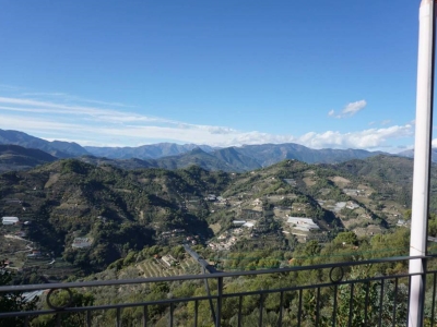 casa indipendente in vendita a Vallebona