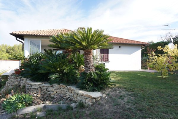 casa indipendente in vendita a Vallebona
