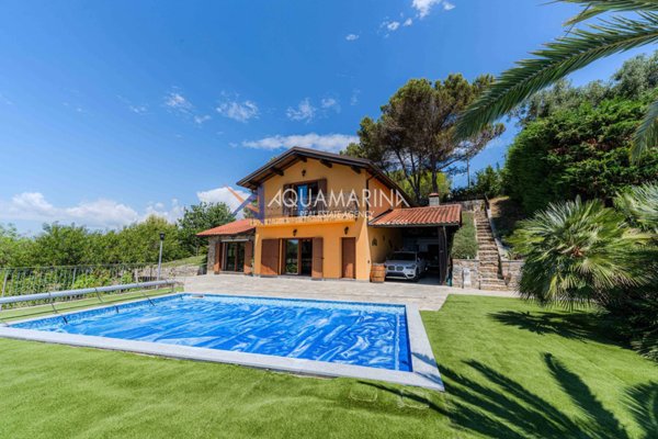 casa indipendente in vendita a Vallebona