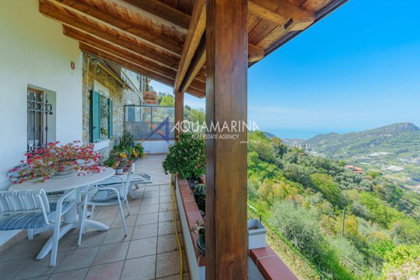 casa indipendente in vendita a Vallebona