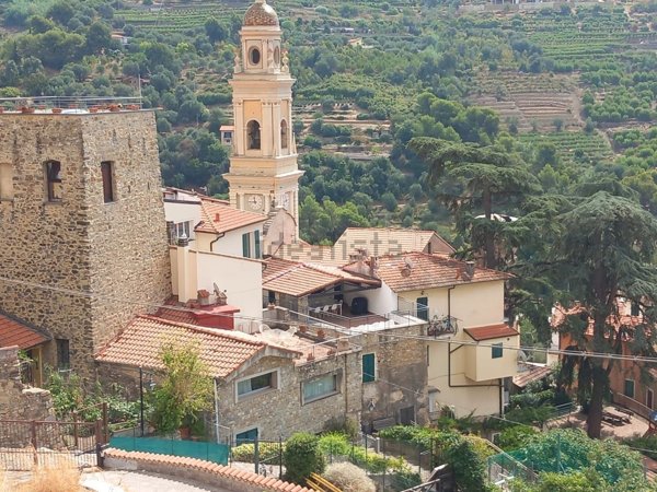 locale di sgombero in vendita a Vallebona