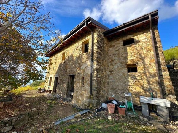 casa indipendente in vendita a Vallebona