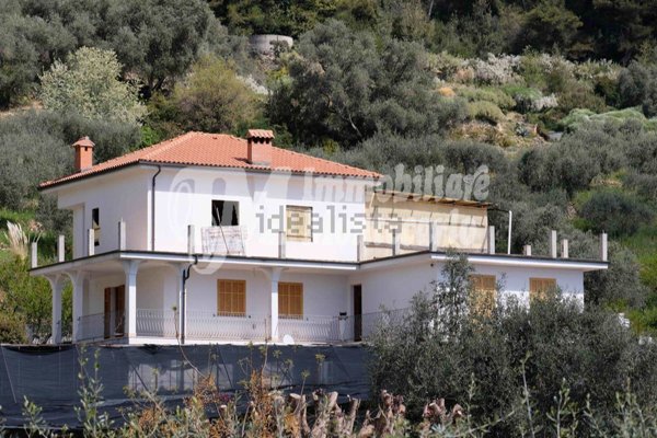 casa indipendente in vendita a Vallebona