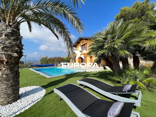 casa indipendente in vendita a Vallebona