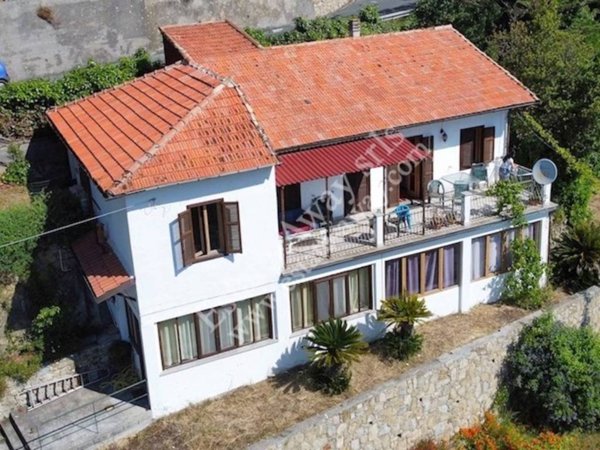 casa indipendente in vendita a Vallebona