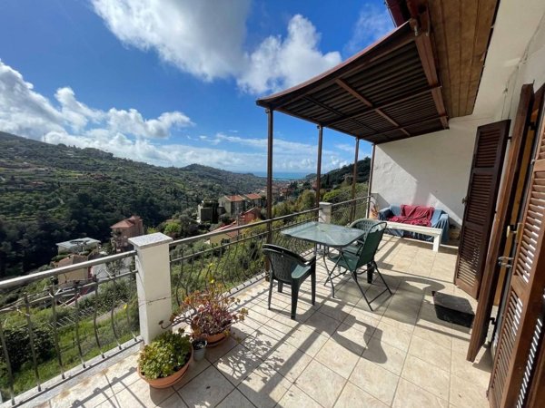 casa indipendente in vendita a Vallebona