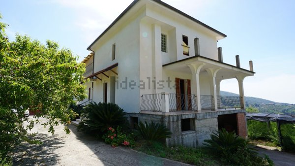 casa indipendente in vendita a Vallebona