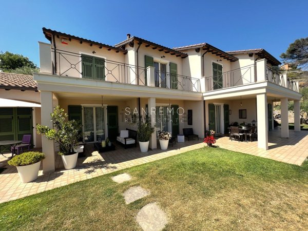 casa indipendente in vendita a Vallebona