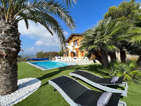 casa indipendente in vendita a Vallebona