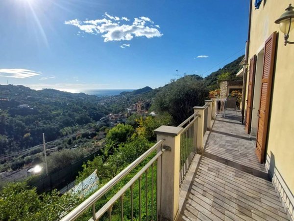 casa indipendente in vendita a Vallebona