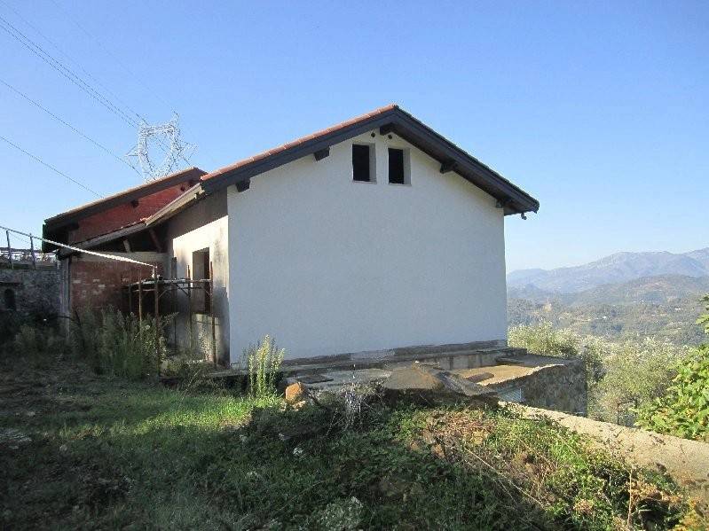 casa indipendente in vendita a Vallebona