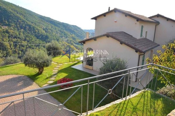 casa indipendente in vendita a Vallebona