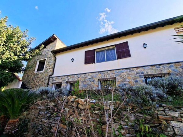 casa indipendente in vendita a Vallebona
