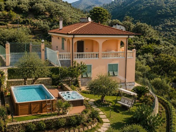 casa indipendente in vendita a Vallebona