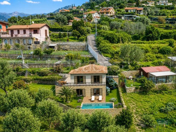casale in vendita a Vallebona