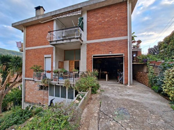 casa indipendente in vendita a Vallebona