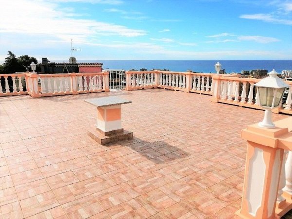 casa indipendente in vendita a Vallecrosia