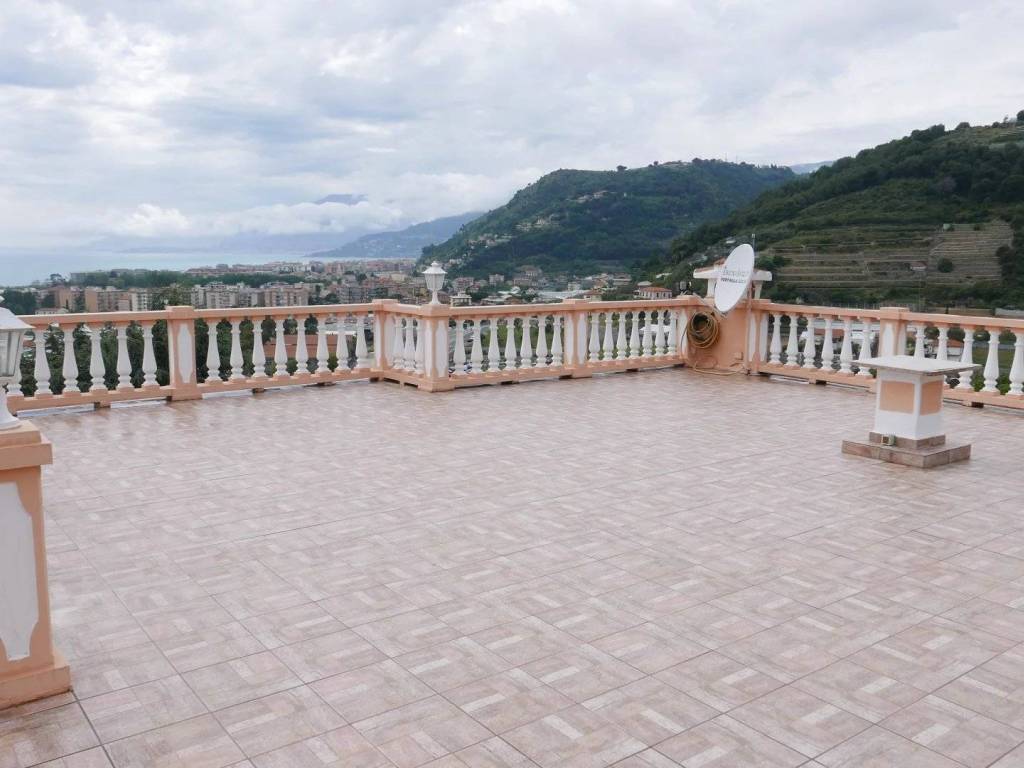 casa indipendente in vendita a Vallecrosia