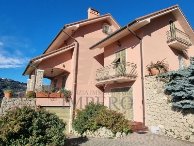 casa indipendente in vendita a Vallecrosia