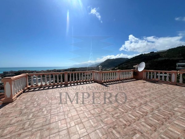 casa indipendente in vendita a Vallecrosia