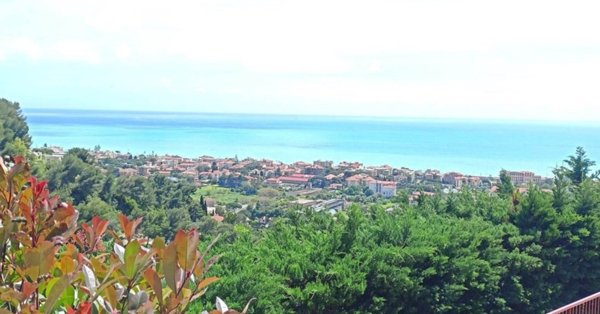 appartamento in vendita a Vallecrosia