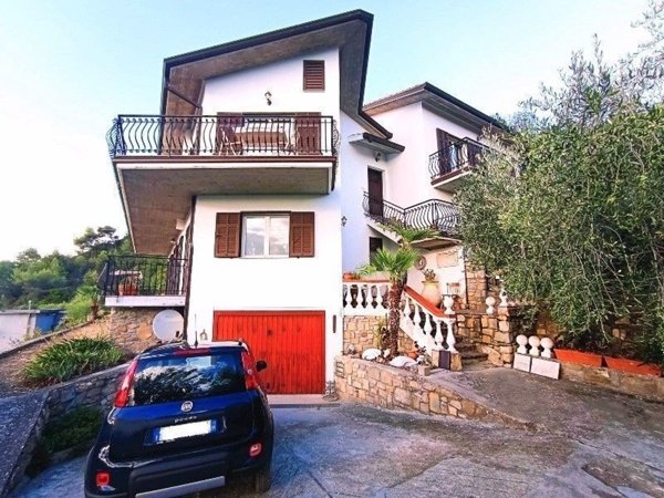 casa indipendente in vendita a Vallecrosia