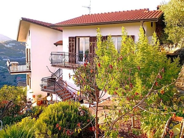 casa indipendente in vendita a Vallecrosia