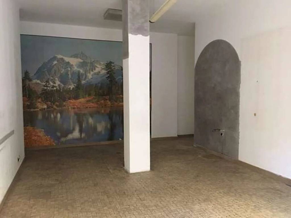 negozio in vendita a Vallecrosia