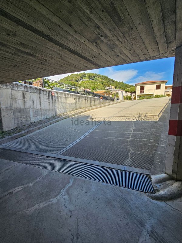 locale di sgombero in vendita a Vallecrosia