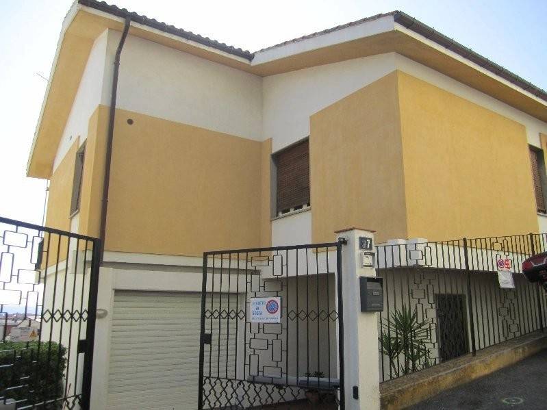 casa indipendente in vendita a Vallecrosia
