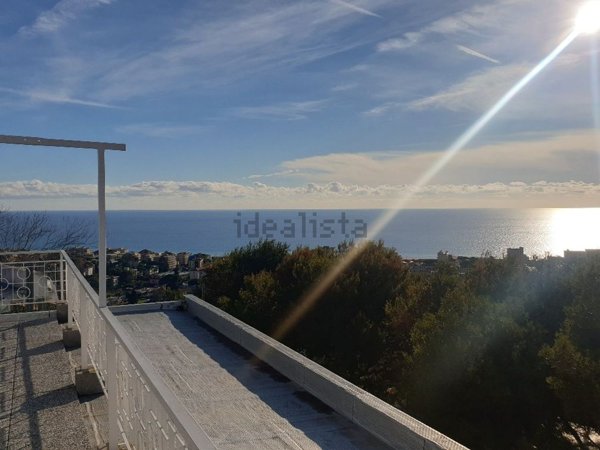 casa indipendente in vendita a Vallecrosia