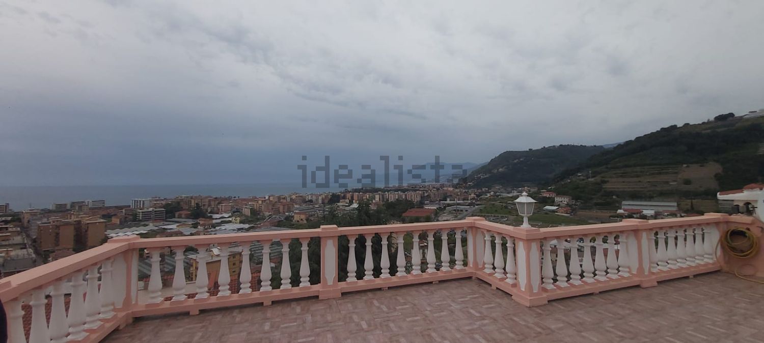 casa indipendente in vendita a Vallecrosia