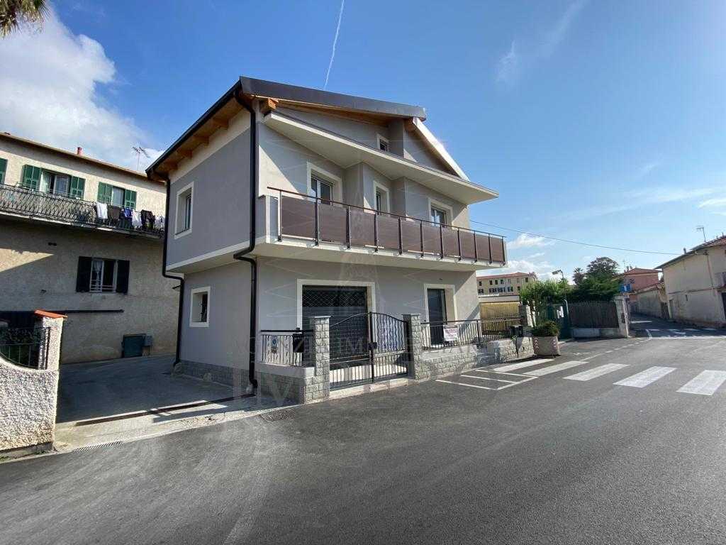 casa indipendente in vendita a Vallecrosia