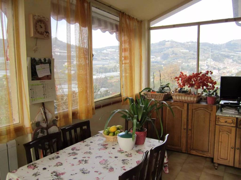 casa indipendente in vendita a Vallecrosia in zona Vallecrosia Alta
