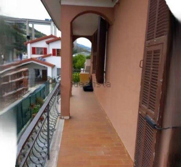casa indipendente in vendita a Vallecrosia