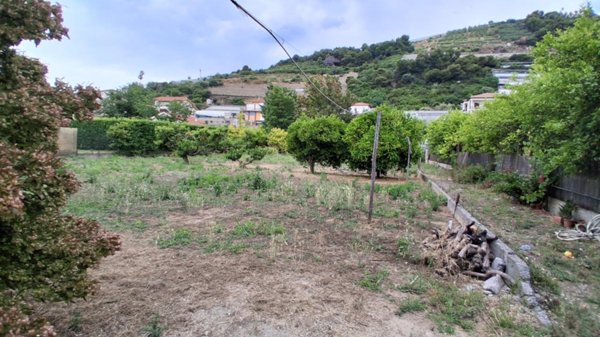 terreno edificabile in vendita a Vallecrosia
