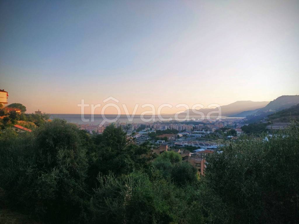 casa indipendente in vendita a Vallecrosia