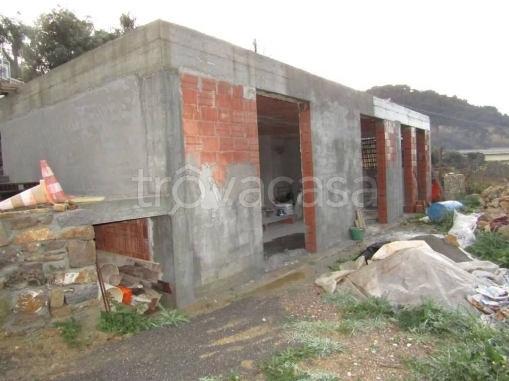 casa indipendente in vendita a Vallecrosia