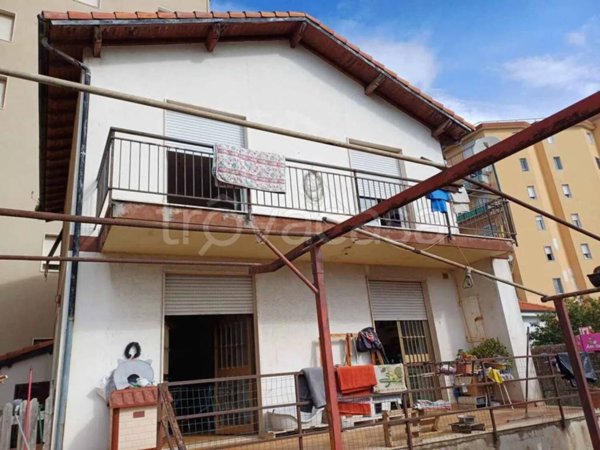 casa indipendente in vendita a Vallecrosia