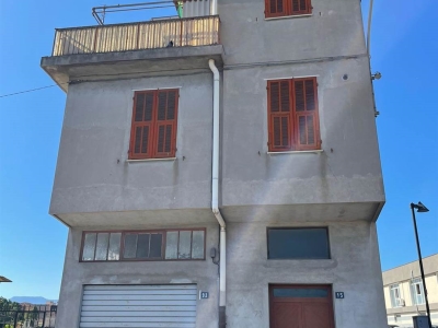 casa indipendente in vendita a Vallecrosia