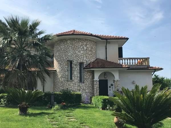 casa indipendente in vendita a Vallecrosia