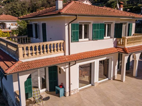 casa indipendente in vendita a Vallecrosia