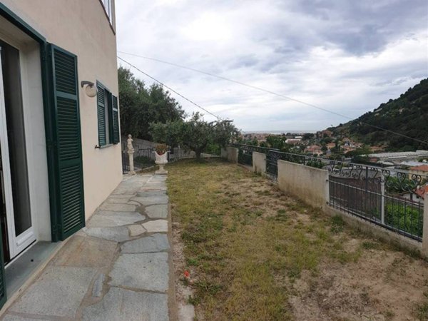 casa indipendente in vendita a Vallecrosia