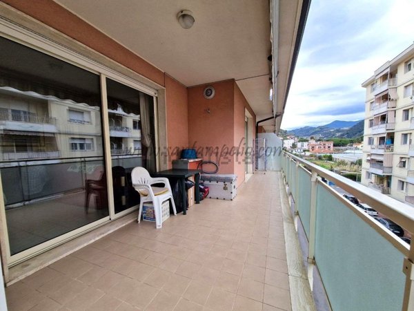 appartamento in vendita a Vallecrosia