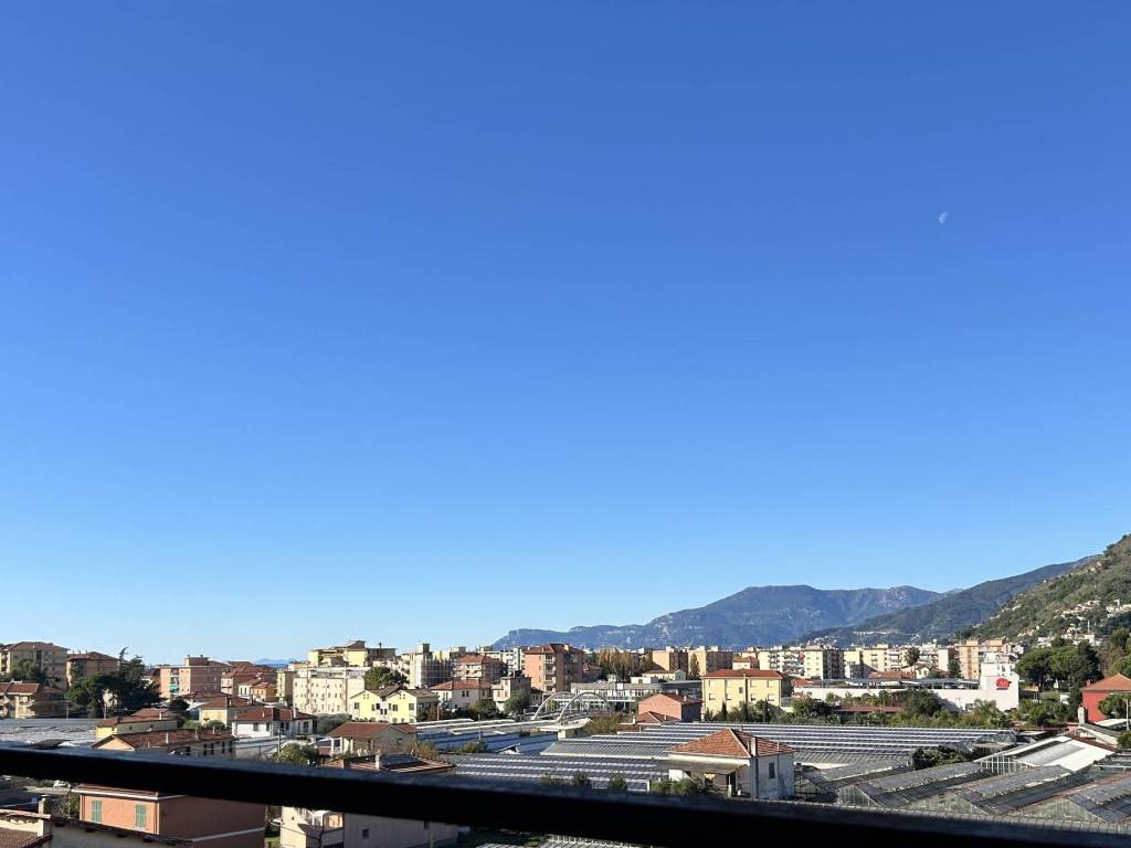 appartamento in vendita a Vallecrosia