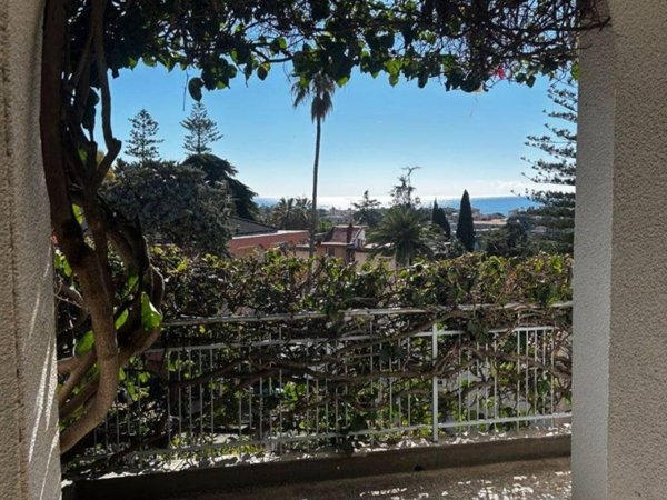 casa indipendente in vendita a Vallecrosia