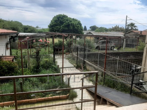 casa indipendente in vendita a Vallecrosia