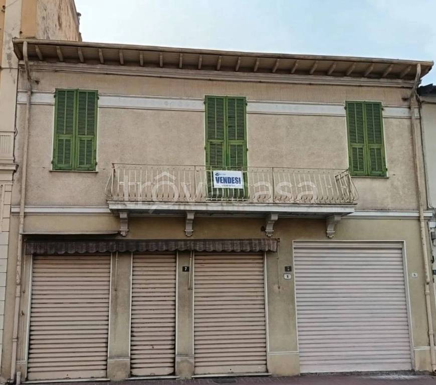 negozio in vendita a Vallecrosia