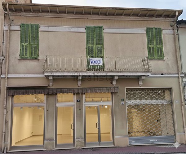 negozio in vendita a Vallecrosia